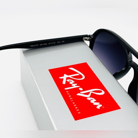Ray-Ban Sunglasses RB4376 Pilot High bridge Black Frame Gray Gradient Lenses main image 4